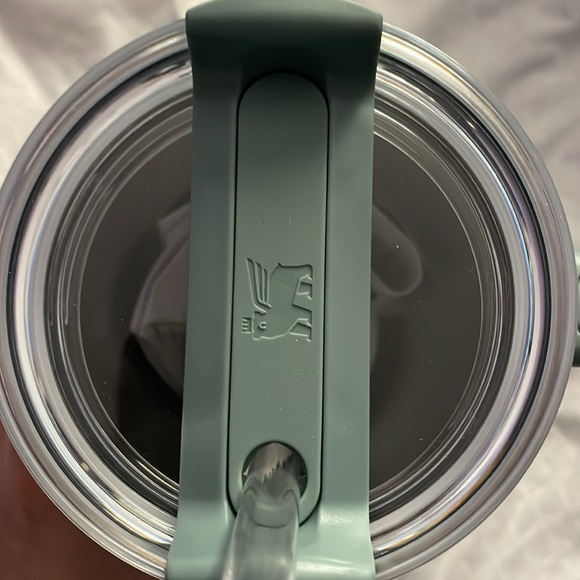 shale stanley 40 oz flow state quencher tumbler - Picture 2 of 3